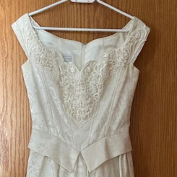 Jessica McClintock Ivory Wedding Dress - Picture 7 of 9